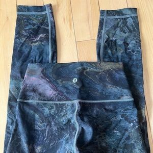Lululemon size 4 marbled leggings
